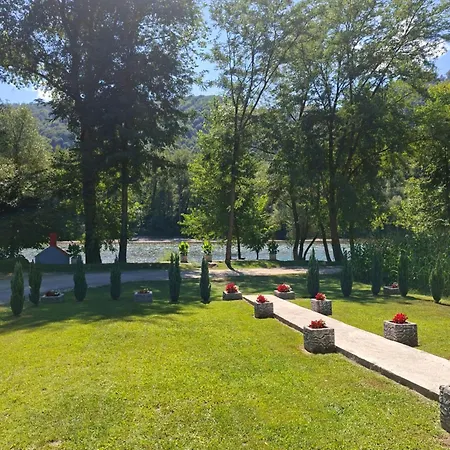 Feriehus Drinski Sjaj *